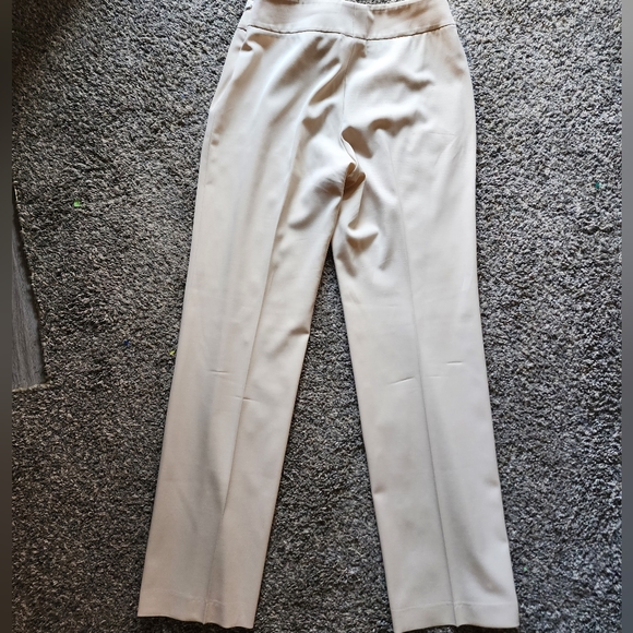 🌼AKRIS khaki work pant. - Picture 11 of 13